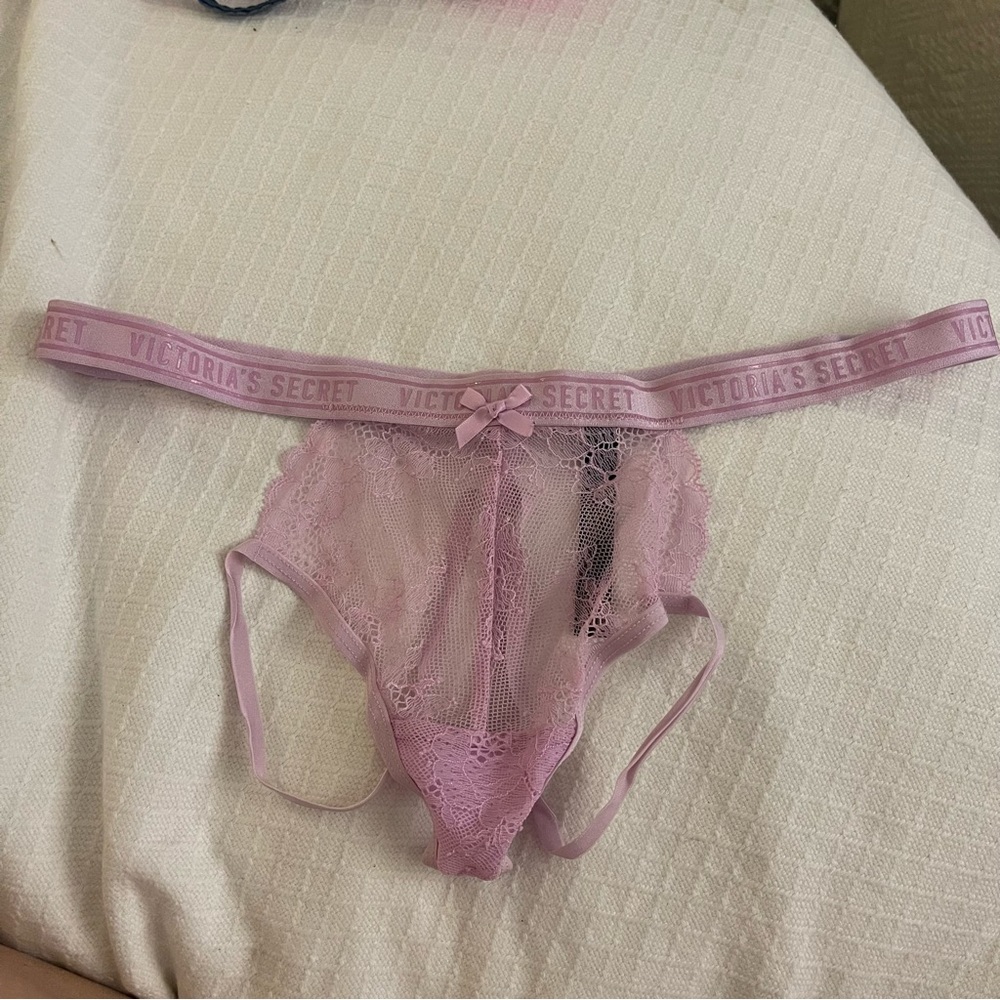 Victoria’s Secret Purple Thong Size Large NWOT